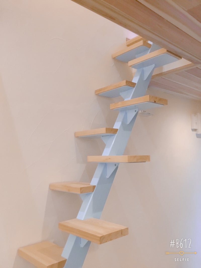 【内装リフォーム】オシャレな互い違い階段を設置(静岡市清水区)