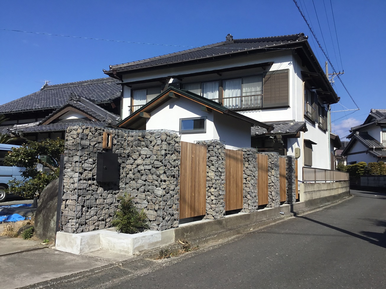 【外構・エクステリア】ガビオンの外構と外トイレ設置