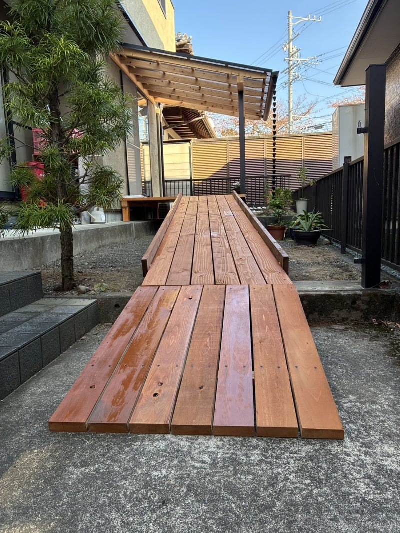 【ウッドデッキ・スロープ施工】車いすでの移動負担を軽減するバリアフリー改修（静岡市葵区）