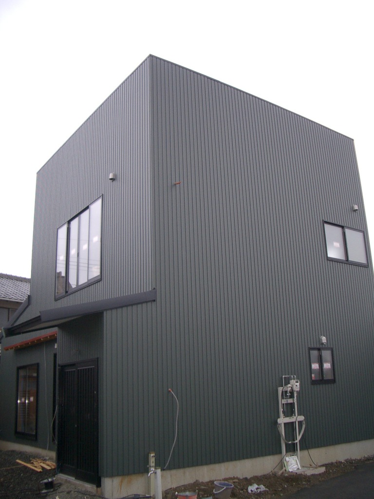 木の温もりを感じる注文住宅：家族がリビングに集まる家