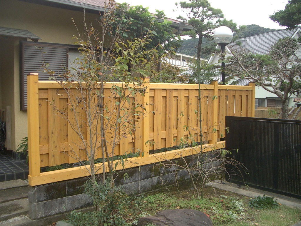 【外構・エクステリア】ありそうでなかった木製の塀