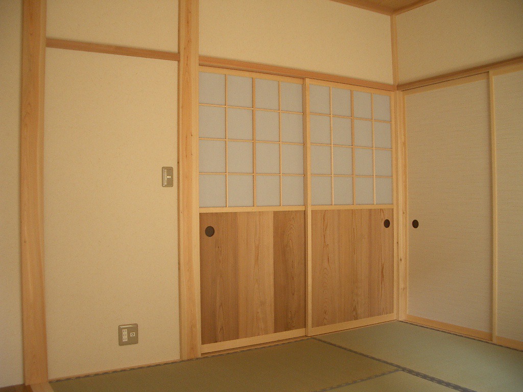 家族の絆を紡ぐ注文住宅：書道と和の趣が調和する家