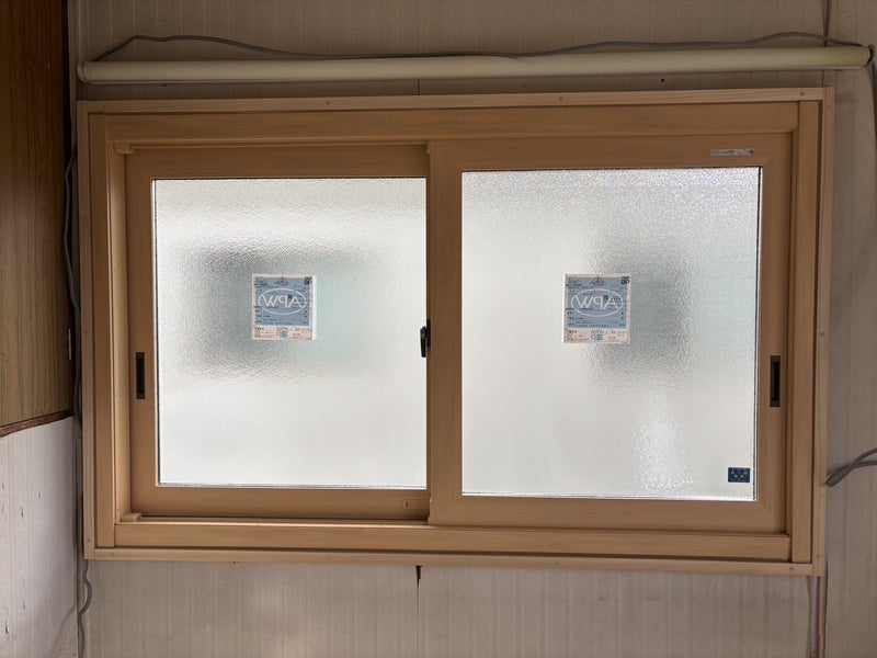 温かみのある木目調の窓サッシへ交換(静岡市葵区)